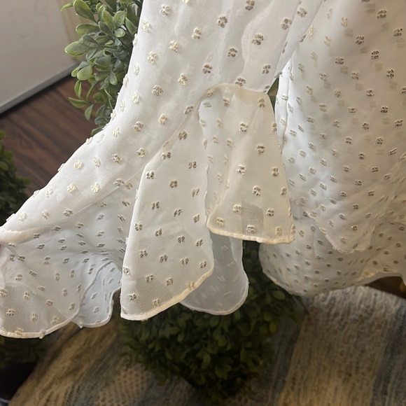 Vince Camuto White Blouse Size Small - Picture 4 of 9